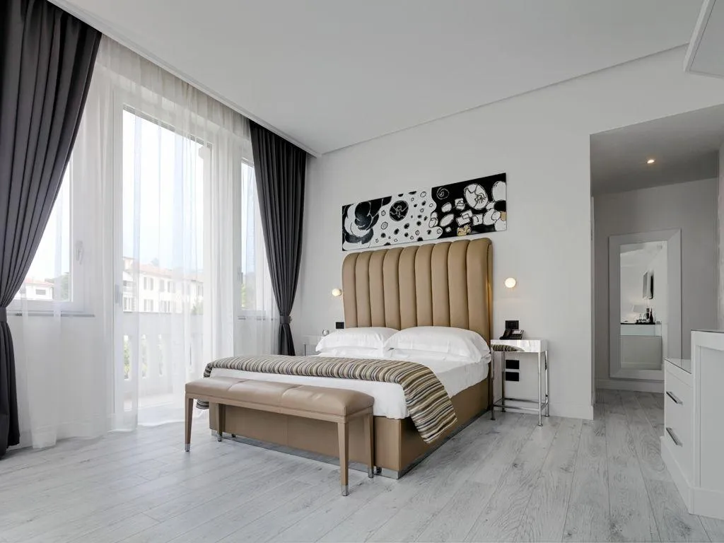 DOUBLE DELUXE Room, Lhp Napoli Palace & Spa, Naples