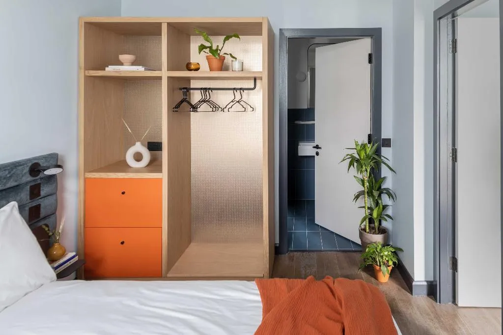 APARTMENT CAPACITY 4 ONE BEDROOM Room, Beckett Locke, North Docks, Dublin