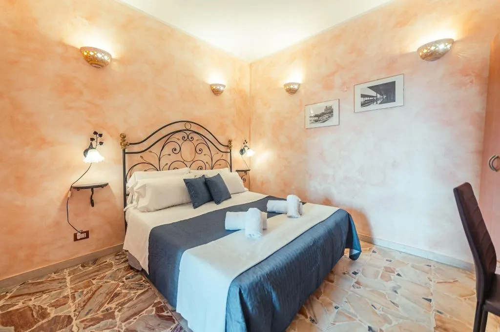 Room, B&B Marranzano, Catania