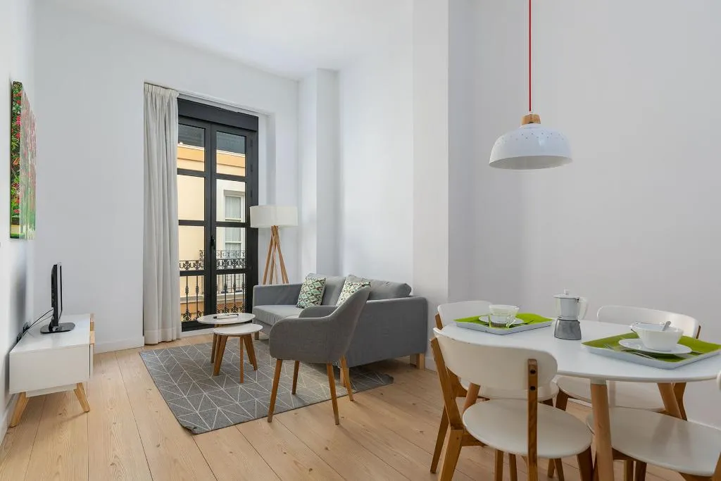 APARTMENT THREE BEDROOMS Room, Holiday Rentals Tempa Museo, Seville