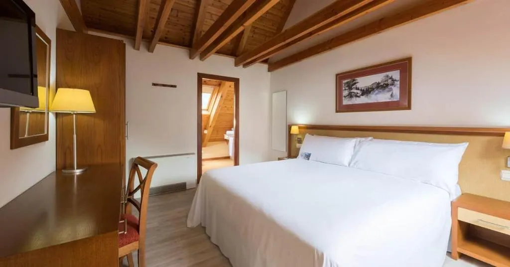 SUITE STANDARD Room, Vielha Val d’Arán Affiliated by Melia, Costa Brava