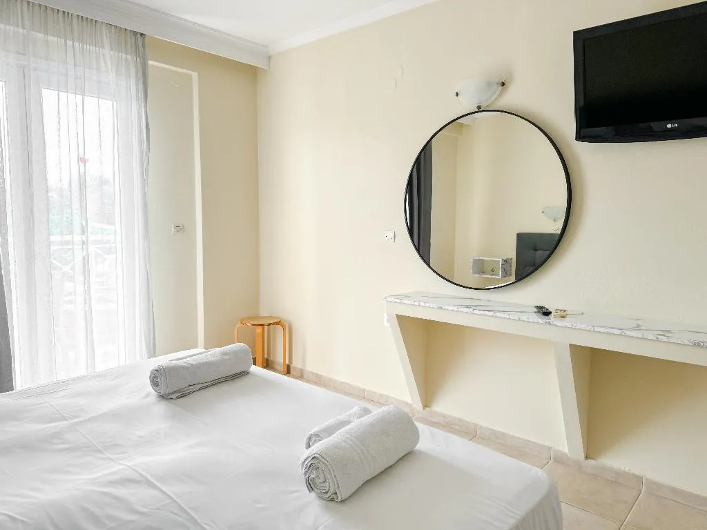 DOUBLE SUPERIOR CAPACITY 2 Room, Kavos Plaza, Corfu