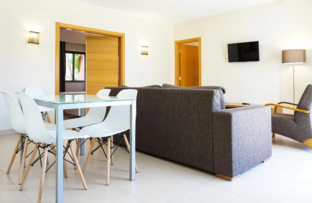 APARTMENT TWO BEDROOMS Room, Vitors Village, Algarve