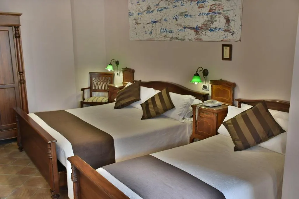 Room, Villa Tasca, Catania
