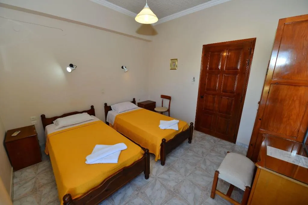 Room, Family Bikakis, Crete
