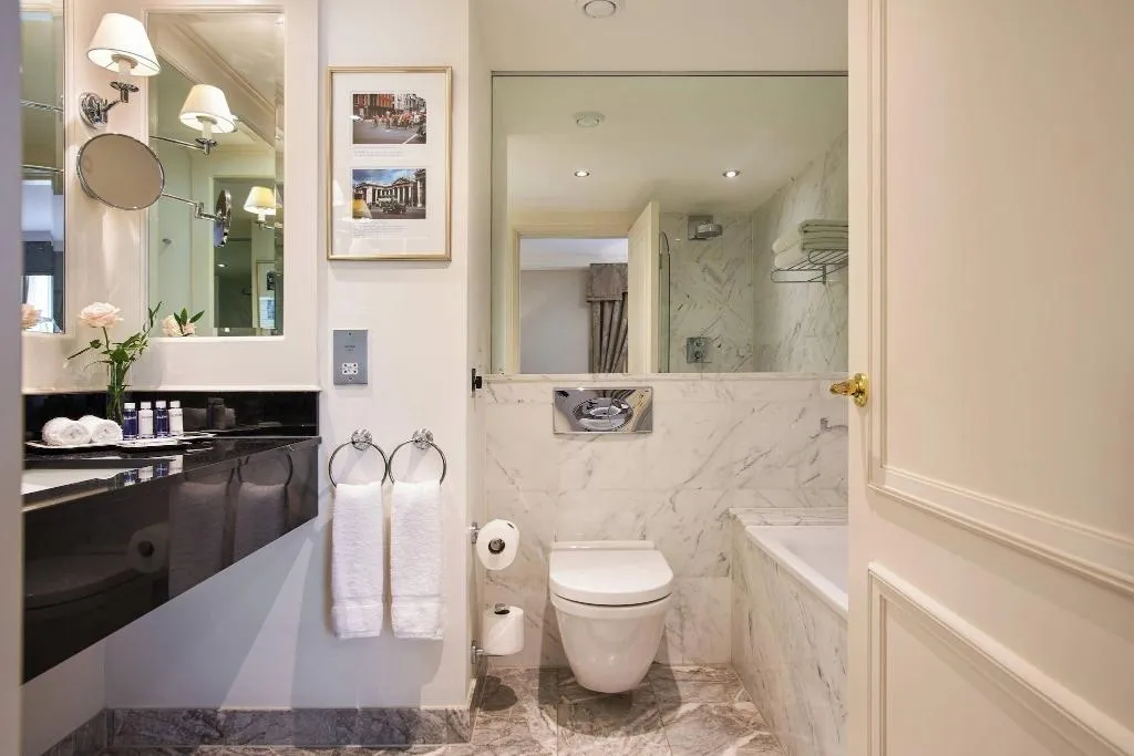 Room, The Shelbourne, Autograph Collection, Dublin