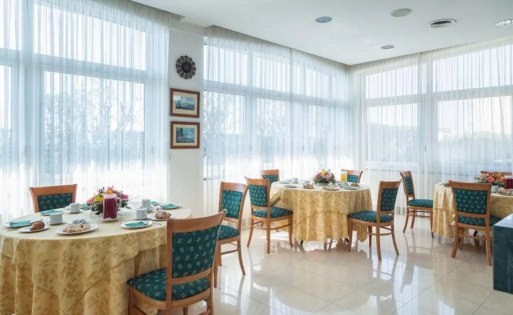 Restaurant, Hotel Holidays, Naples