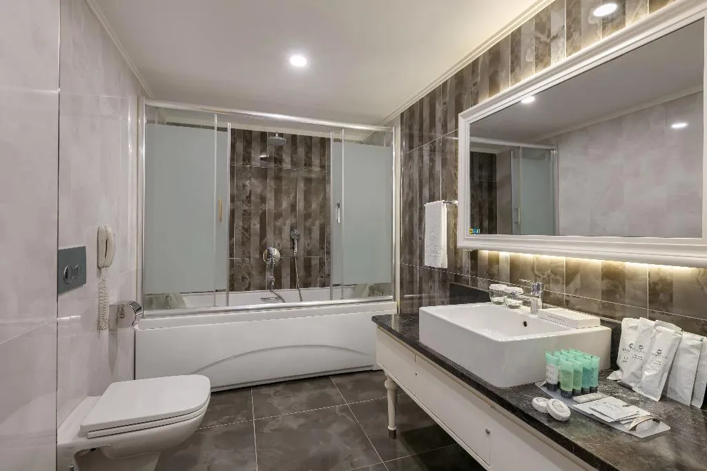 SUITE WITH JACUZZI Room, Sherwood Exclusive Lara, Antalya
