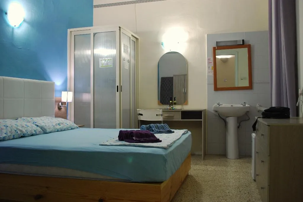 DOUBLE COMFORT Room, Tarona Guesthouse, Malta