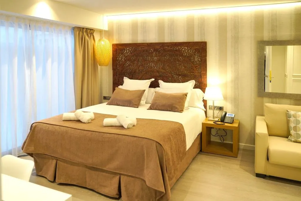 Room, Serennia Fira Gran Vía Exclusive Rooms, Barcelona