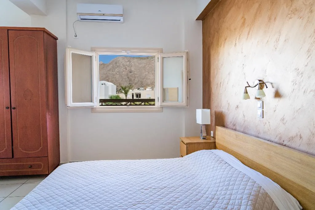 SINGLE STANDARD Room, Rena Hotel, Santorini