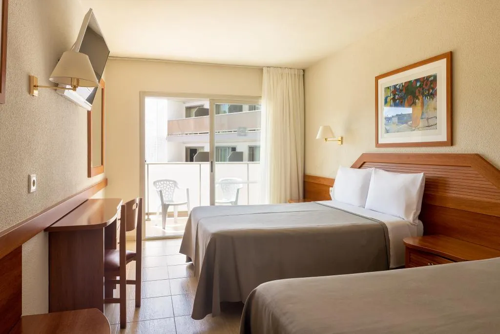 QUADRUPLE STANDARD Room, htop Royal Star, Costa Brava