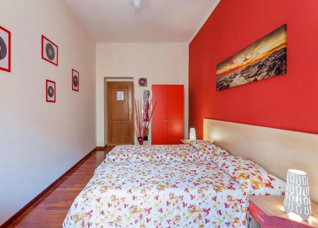 Room, Music Guesthouse Bed And Breakfast, Naples