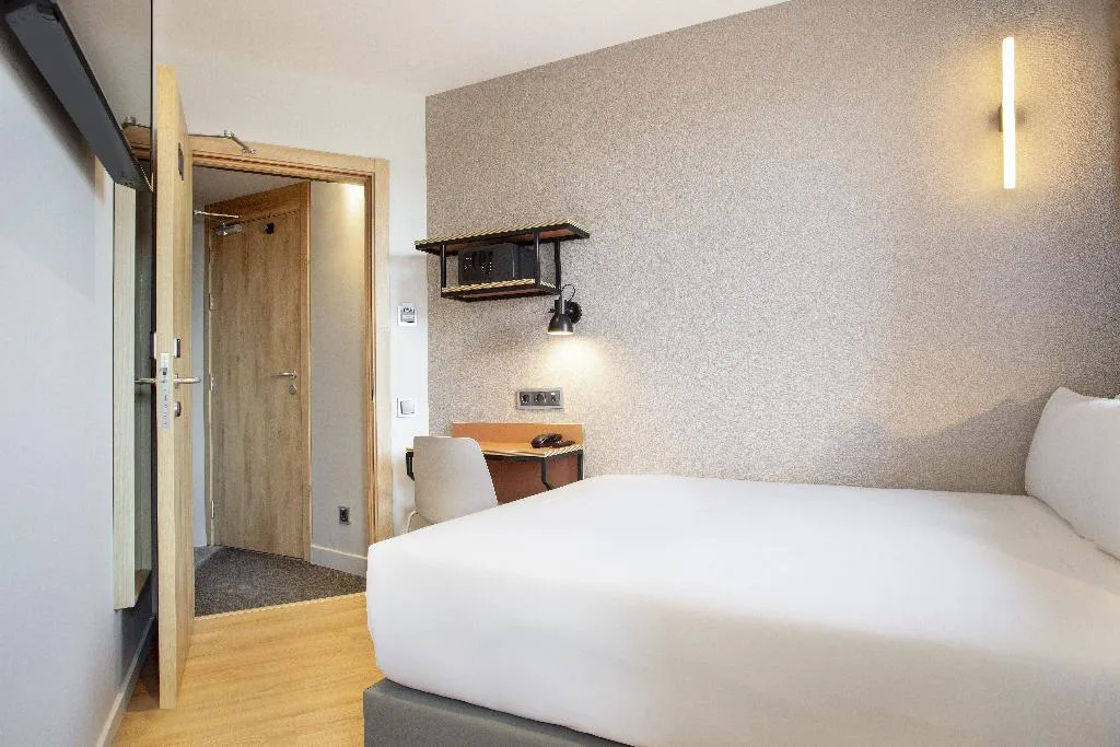 DOUBLE ECONOMY Room, Brick Barcelona, Barcelona