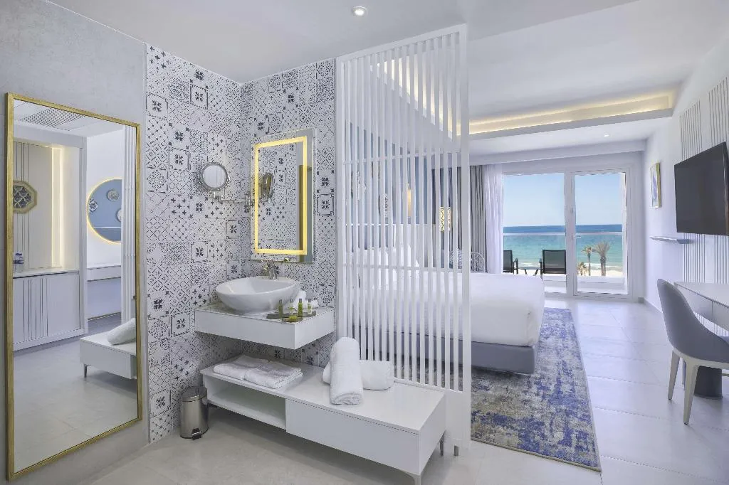 DOUBLE PARTIAL SEA VIEW Room, Hilton Skanes Monastir Beach Resort, Tunisia