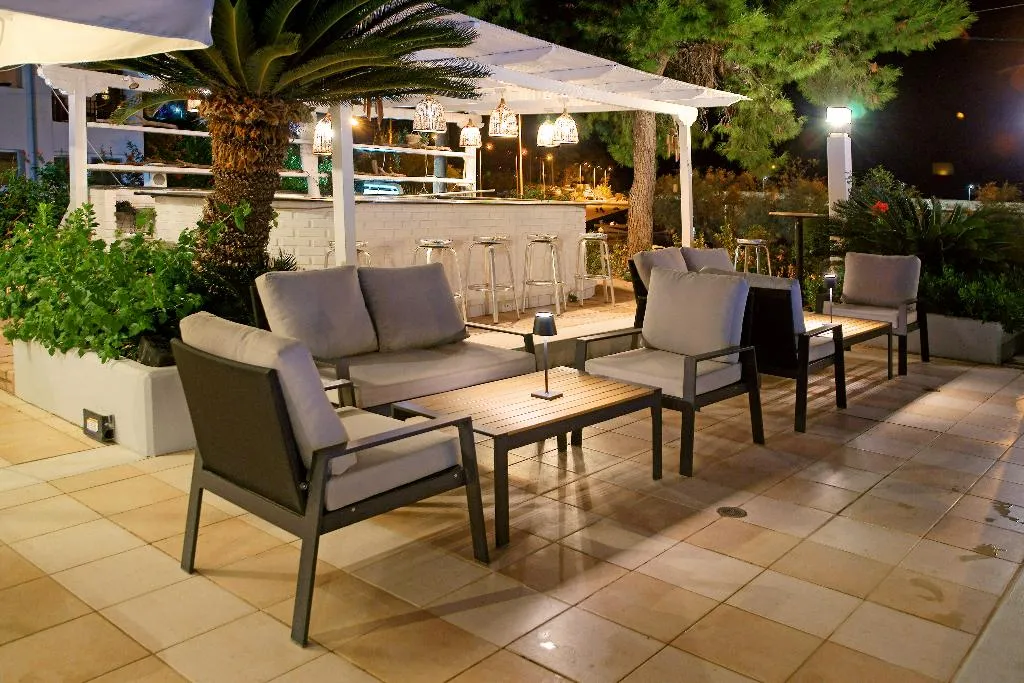 Bar, Kyparissia Beach, Athens