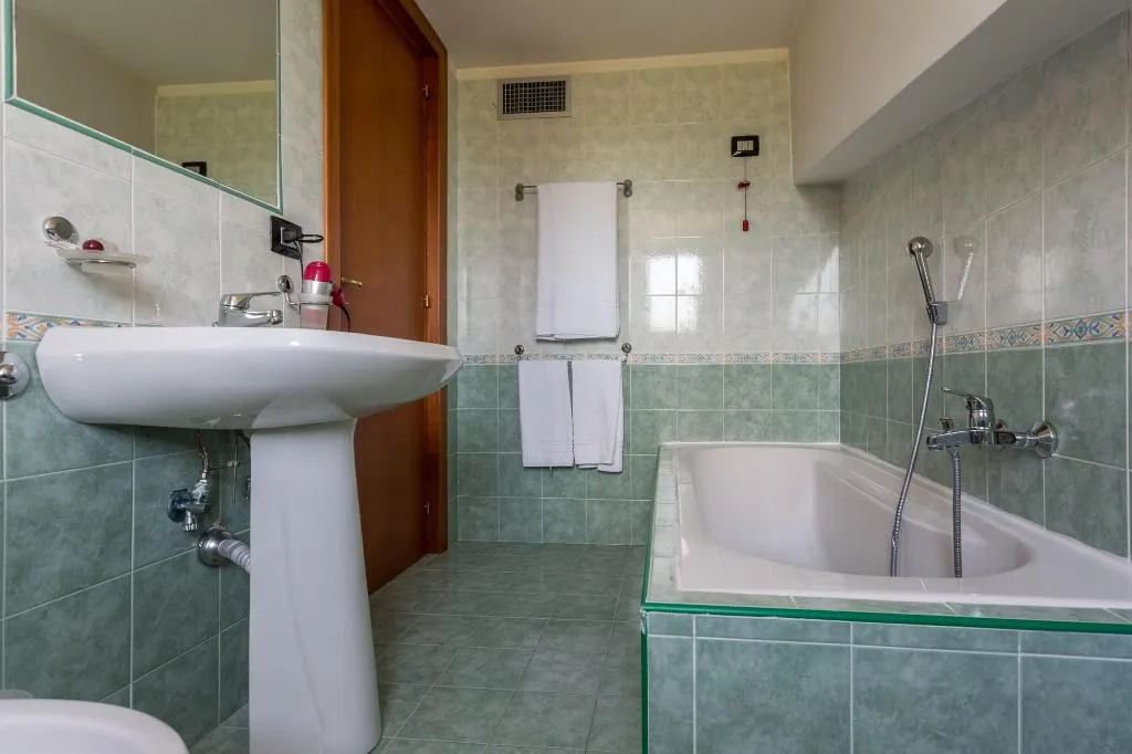 Room, Hotel Plaza, Naples