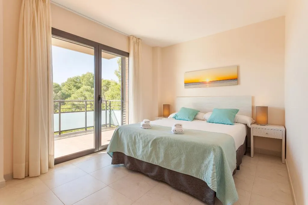 APARTMENT CAPACITY 4 TWO BEDROOMS Room, Pierre & Vacances Salou, Costa Dorada