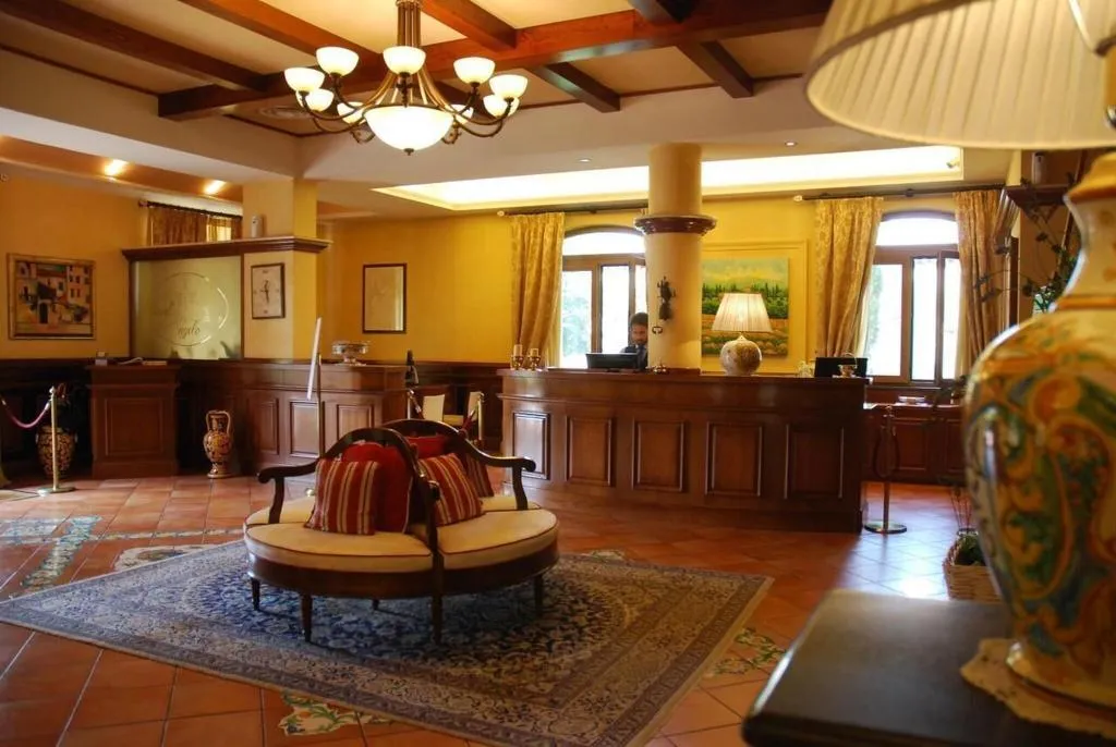 Lobby, Casal Dell'Angelo, Naples