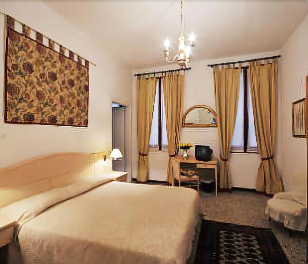 Room, Ca' Turelli, Venice