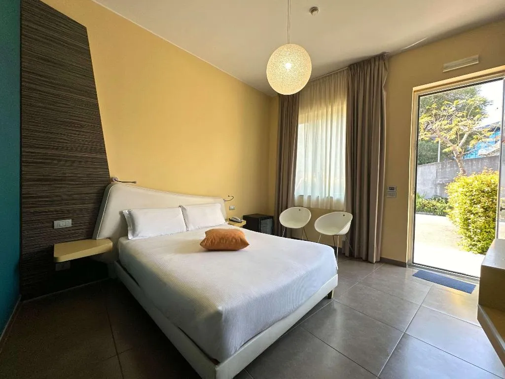 DOUBLE CLASSIC MOUNTAIN VIEW Room, Ibis Styles Catania Acireale, Catania
