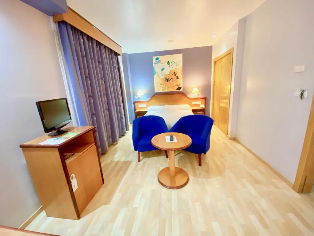 JUNIOR SUITE DELUXE ONE BED Room, Torrepalma, Andalucia