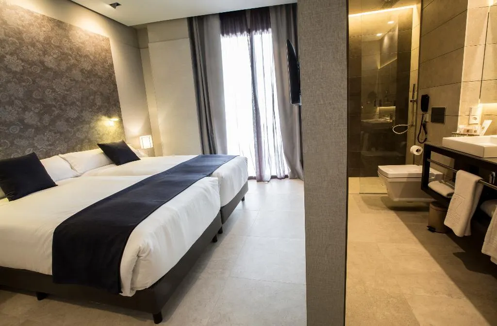 Double or Twin CONNECTING ROOM Room, Vincci Mercat, Valencia