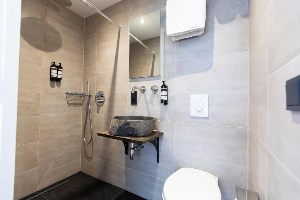 DOUBLE LUXURY Room, Quentin Golden Bear Hotel, Amsterdam