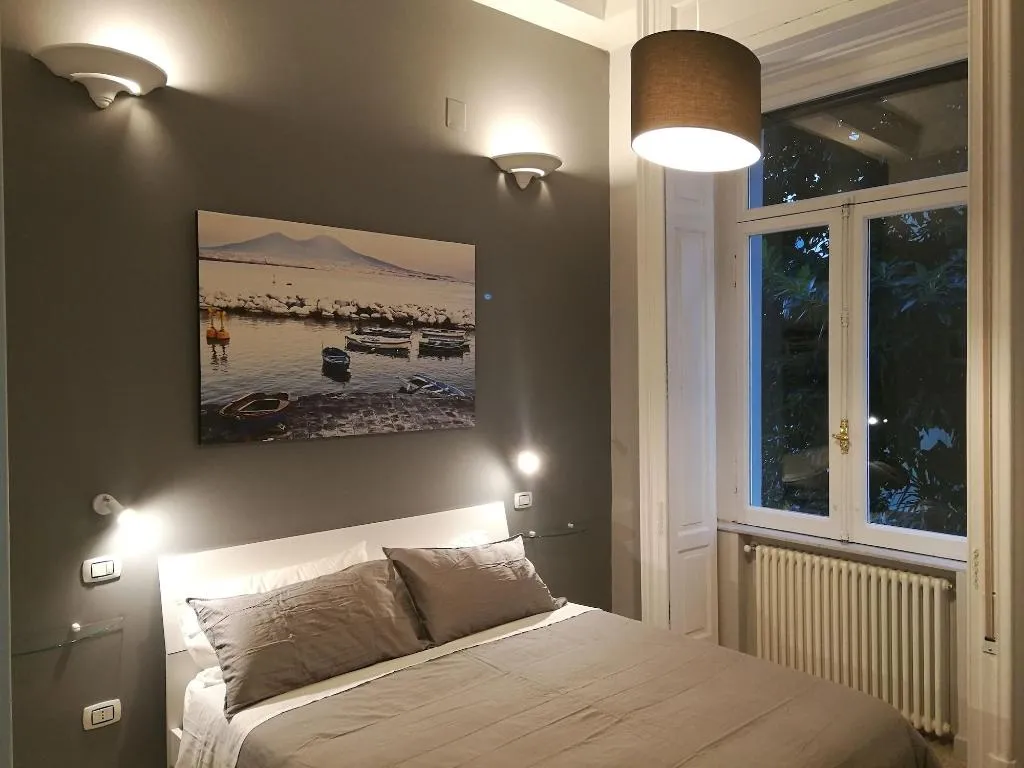 Room, B&B Marange, Naples