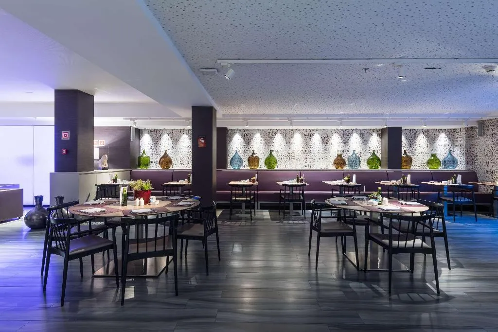 Restaurant, Catalonia Square, Barcelona