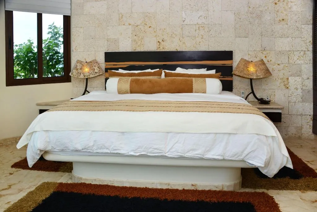 Room DELUXE KING BED Room, El Taj Ocean Front and Beachside Condo Hotel, Playa Del Carmen