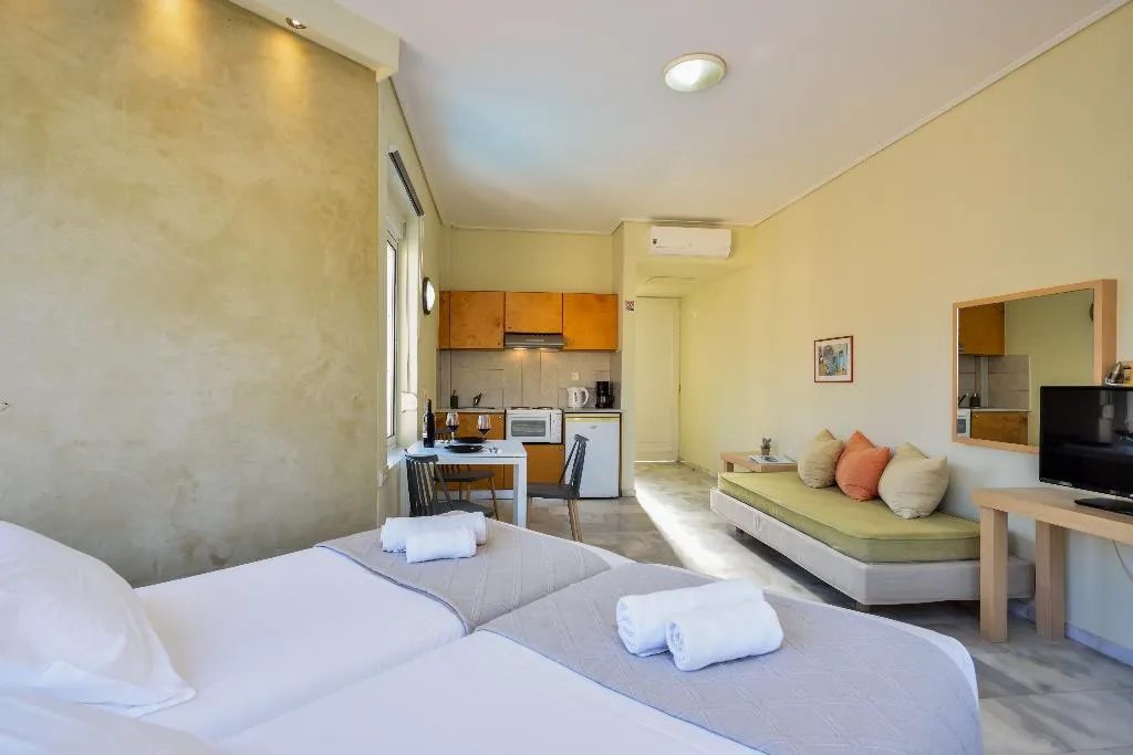 STUDIO POOL VIEW Room, Elma's Dream Apartments, Crete