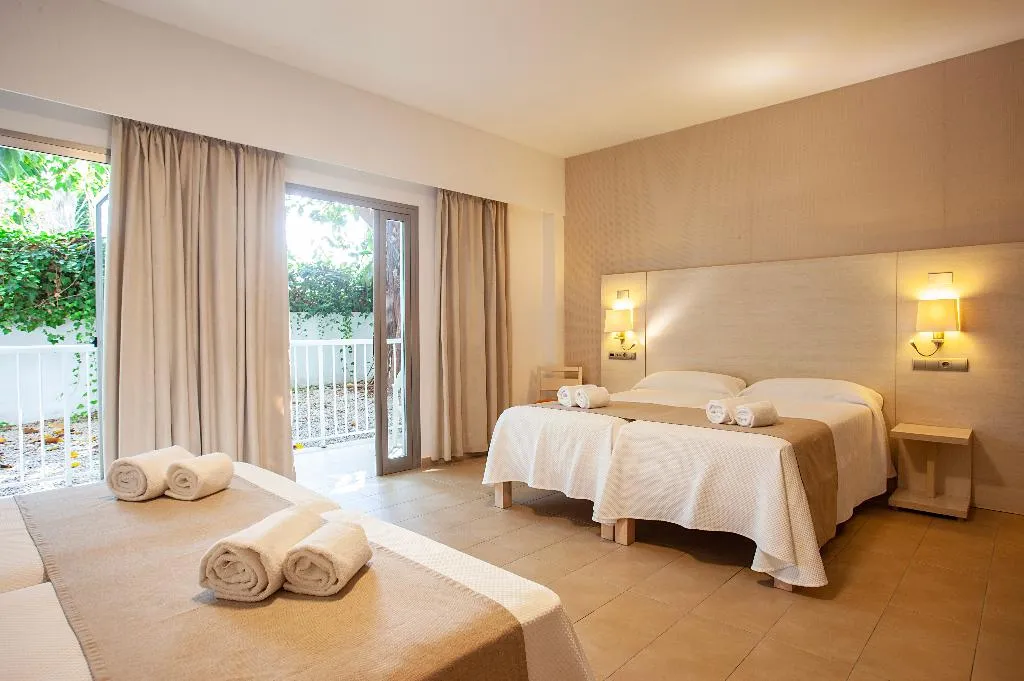 QUADRUPLE STANDARD Room, Hotel Puchet Ibiza, Ibiza