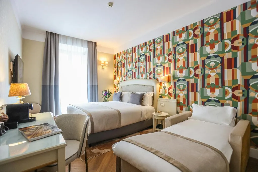 FAMILY ROOM CAPACITY 3 Room, Leonardo Boutique Hotel Rome Monti, Rome