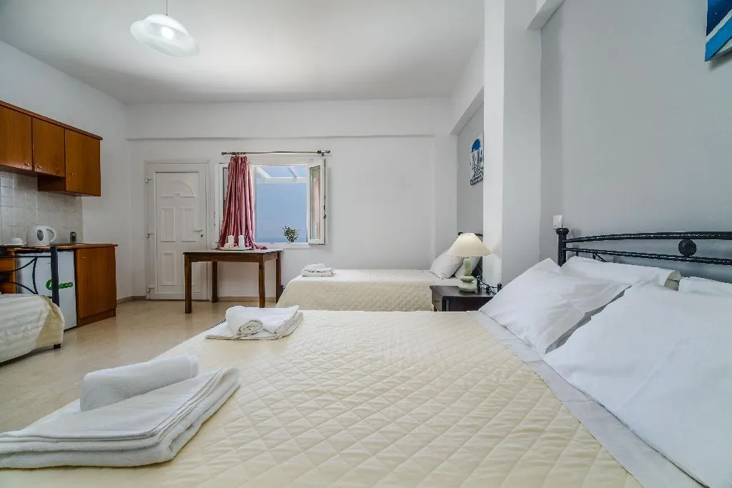 QUADRUPLE STANDARD Room, Stavros Villas, Santorini