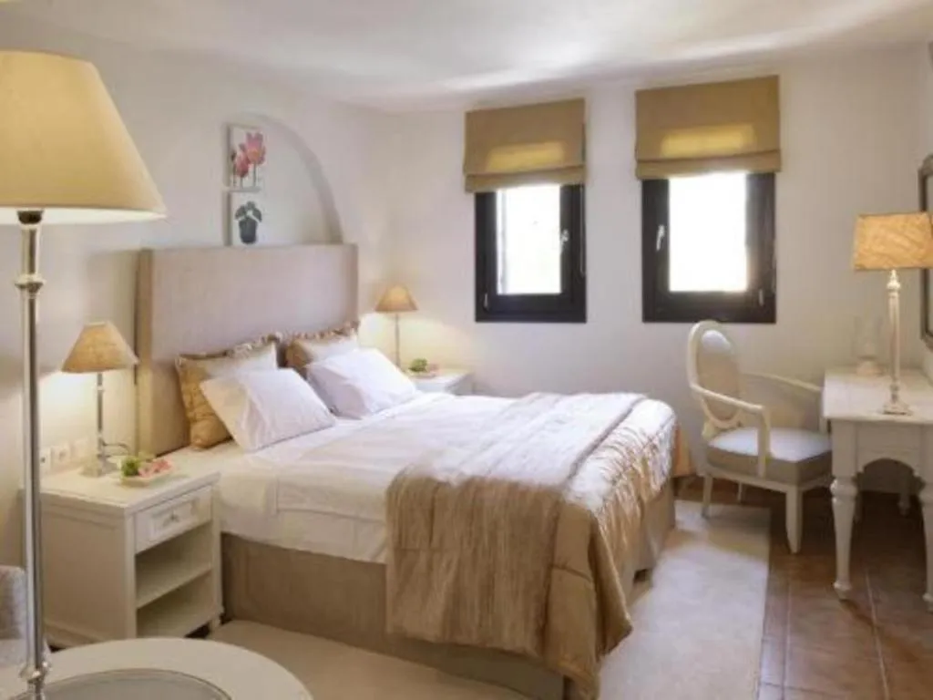 SUITE WITH JACUZZI WITH VIEWS Room, Aegean Suites, Skiathos