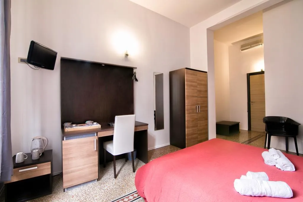 DOUBLE SUPERIOR Room, BB Maqueda Central Suites, Palermo