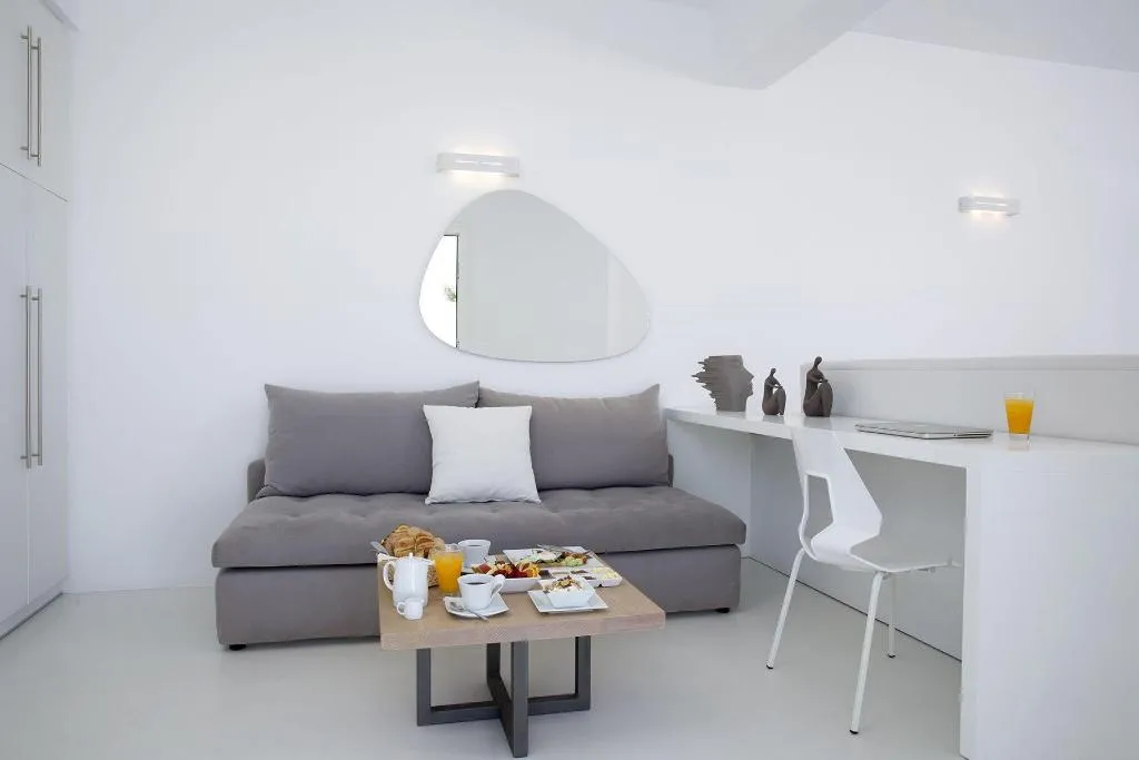 Room, May Seven Suites Hotel, Santorini