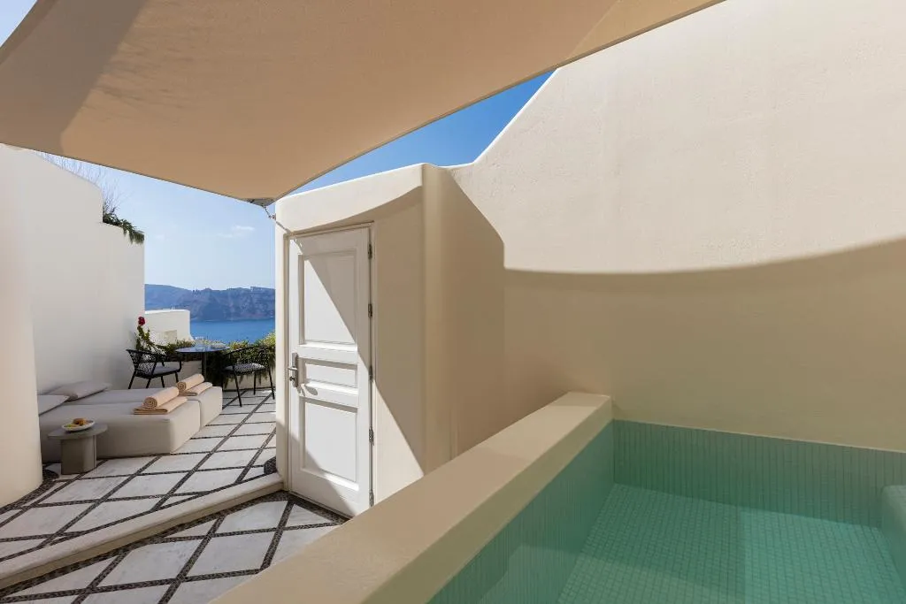 SUITE SUPERIOR CAPACITY 3 Room, Canaves Oia Suites, Santorini