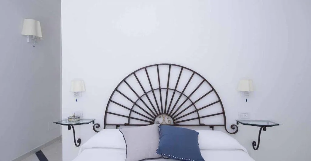 Room, La Valle Delle Ferriere, Naples