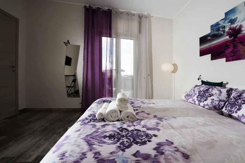 Room, Linea1 B&B, Naples