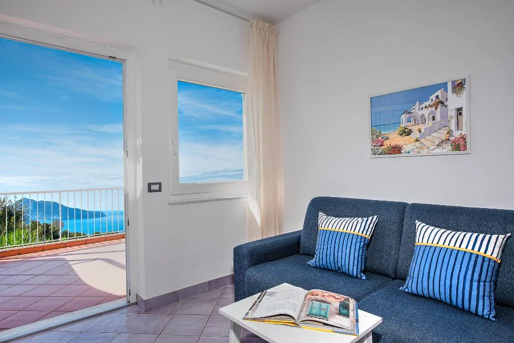 APARTMENT TWO BEDROOMS ONE BATHROOM Room, Gocce Di Capri  Residence, Naples