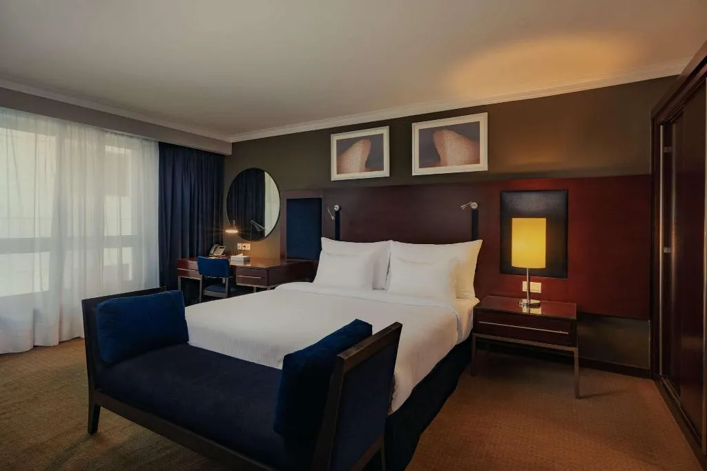 SUITE EXECUTIVE KING BED Room, Radisson Blu Cairo Heliopolis, Cairo
