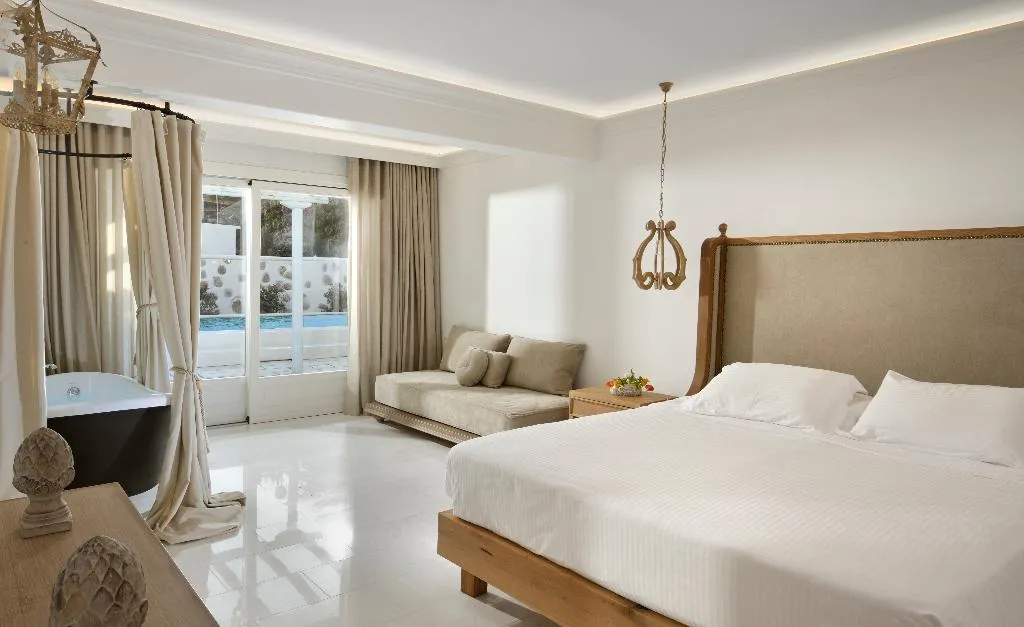 SUITE THREE BEDROOMS WITH PRIVATE POOL Room, Saint John Hotel Villas & Spa, Mykonos