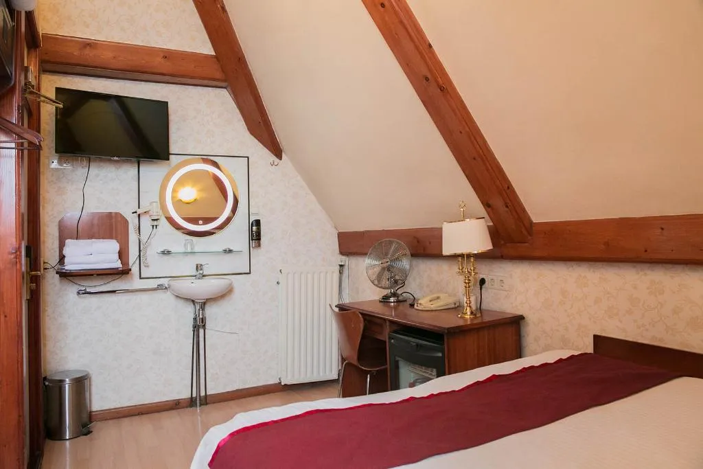 DOUBLE WITH SHARED BATHROOM Room, Atlanta, Amsterdam