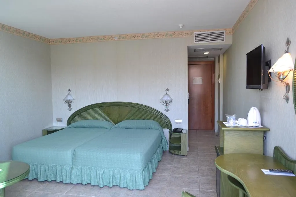 Double or Twin ECONOMY Room, Kaktus Albir, Costa Blanca