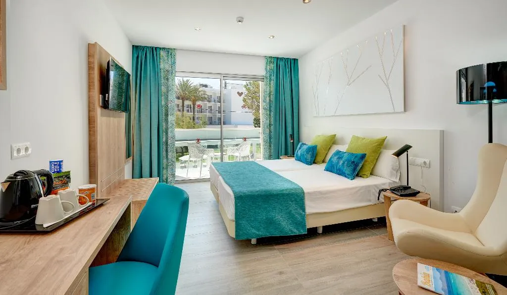 JUNIOR SUITE STANDARD Room, More, Majorca