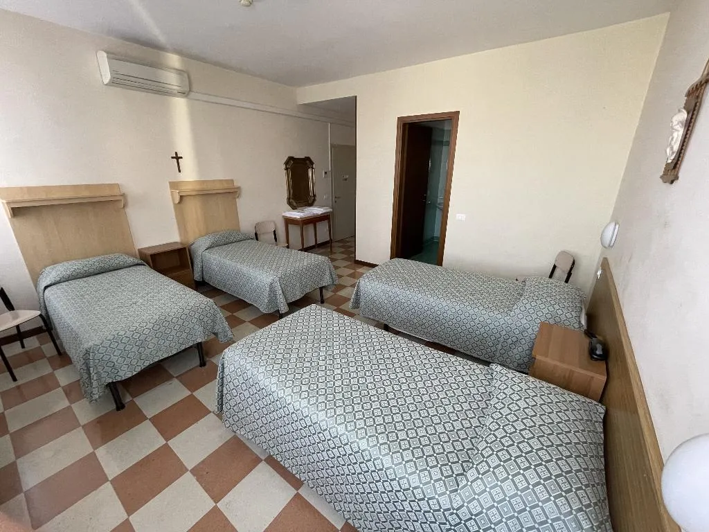 QUADRUPLE STANDARD Room, Casa Caburlotto, Venice