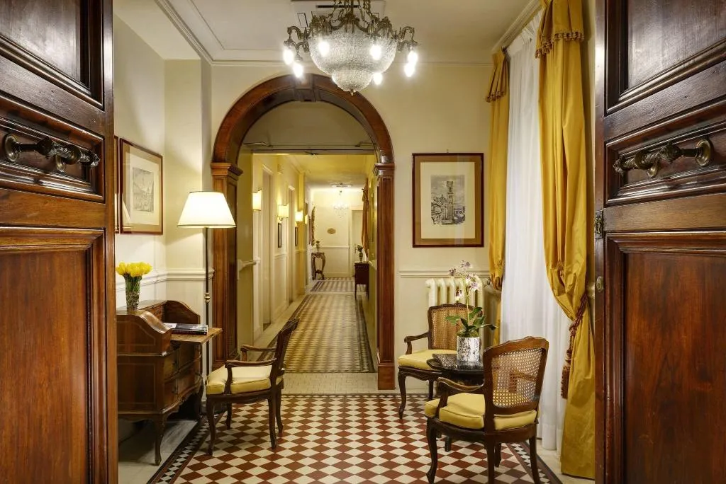 Lobby, Pendini, Florence