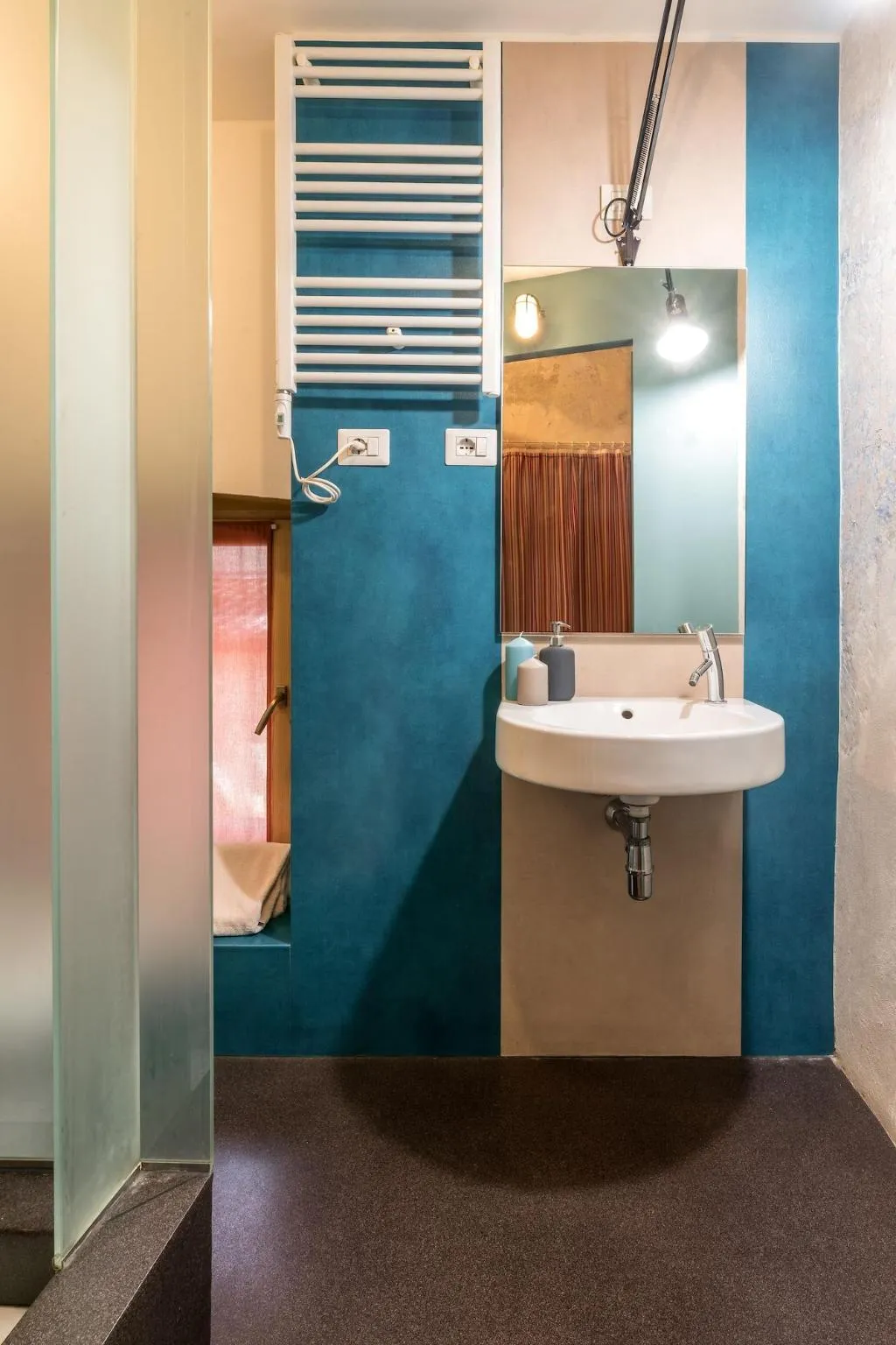 Room, Un Posto A Milano, Milan
